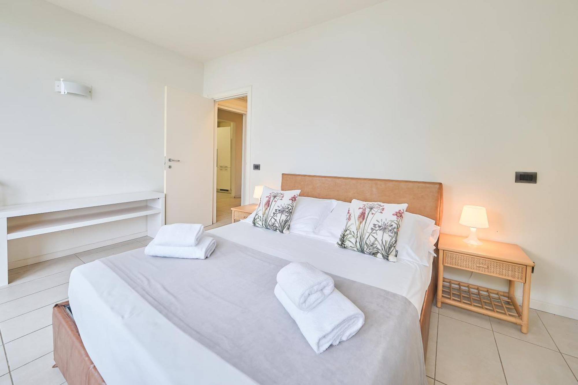 Front Lake Apartment Бардолино Экстерьер фото