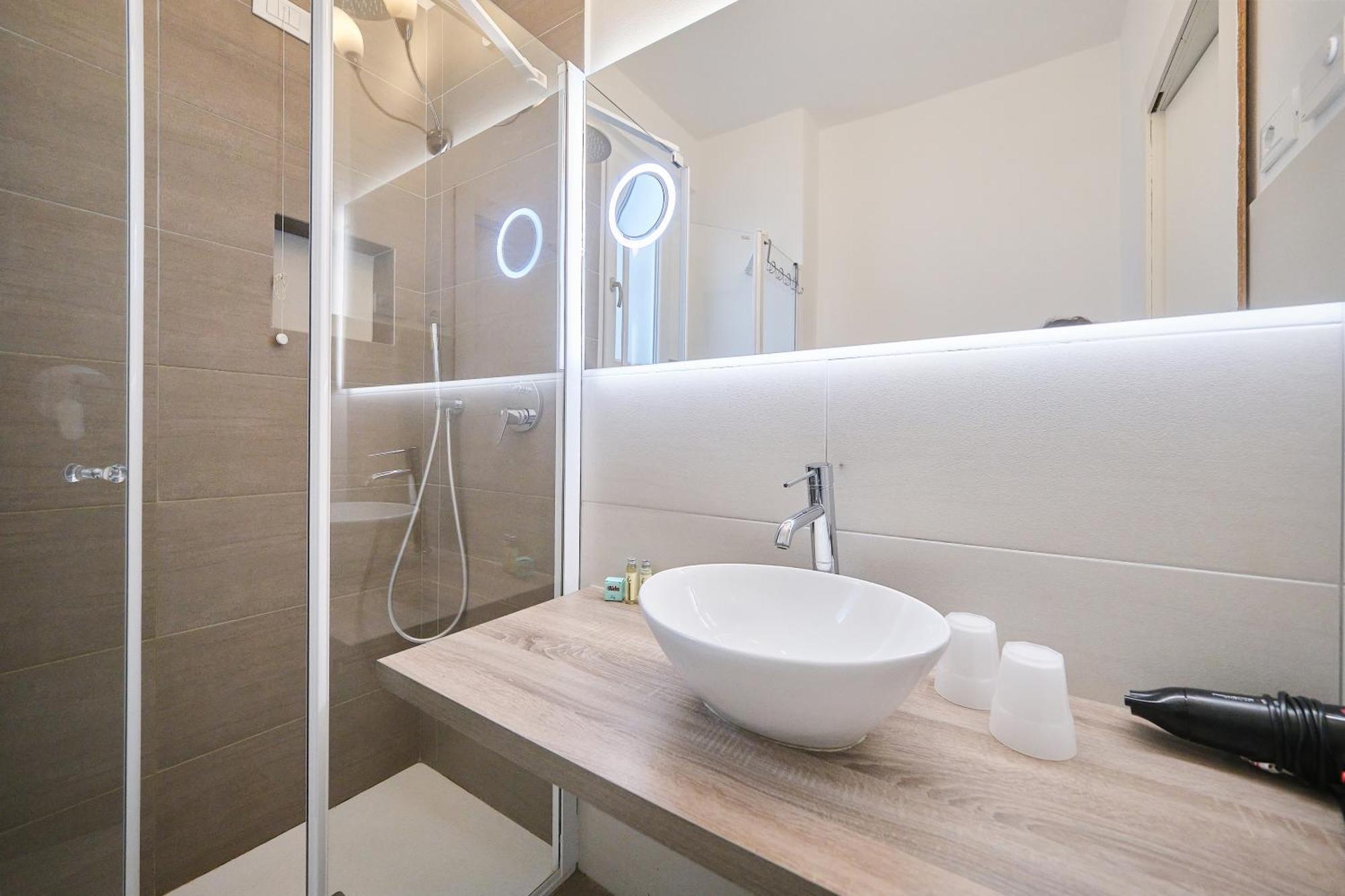 Front Lake Apartment Бардолино Экстерьер фото