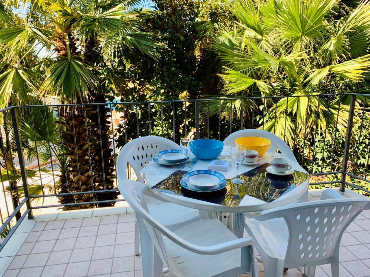 Front Lake Apartment Бардолино Экстерьер фото