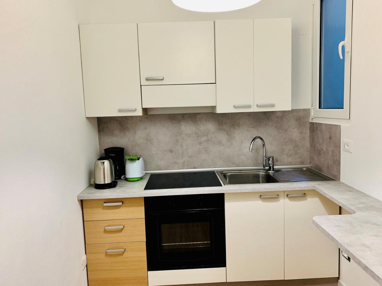 Front Lake Apartment Бардолино Экстерьер фото