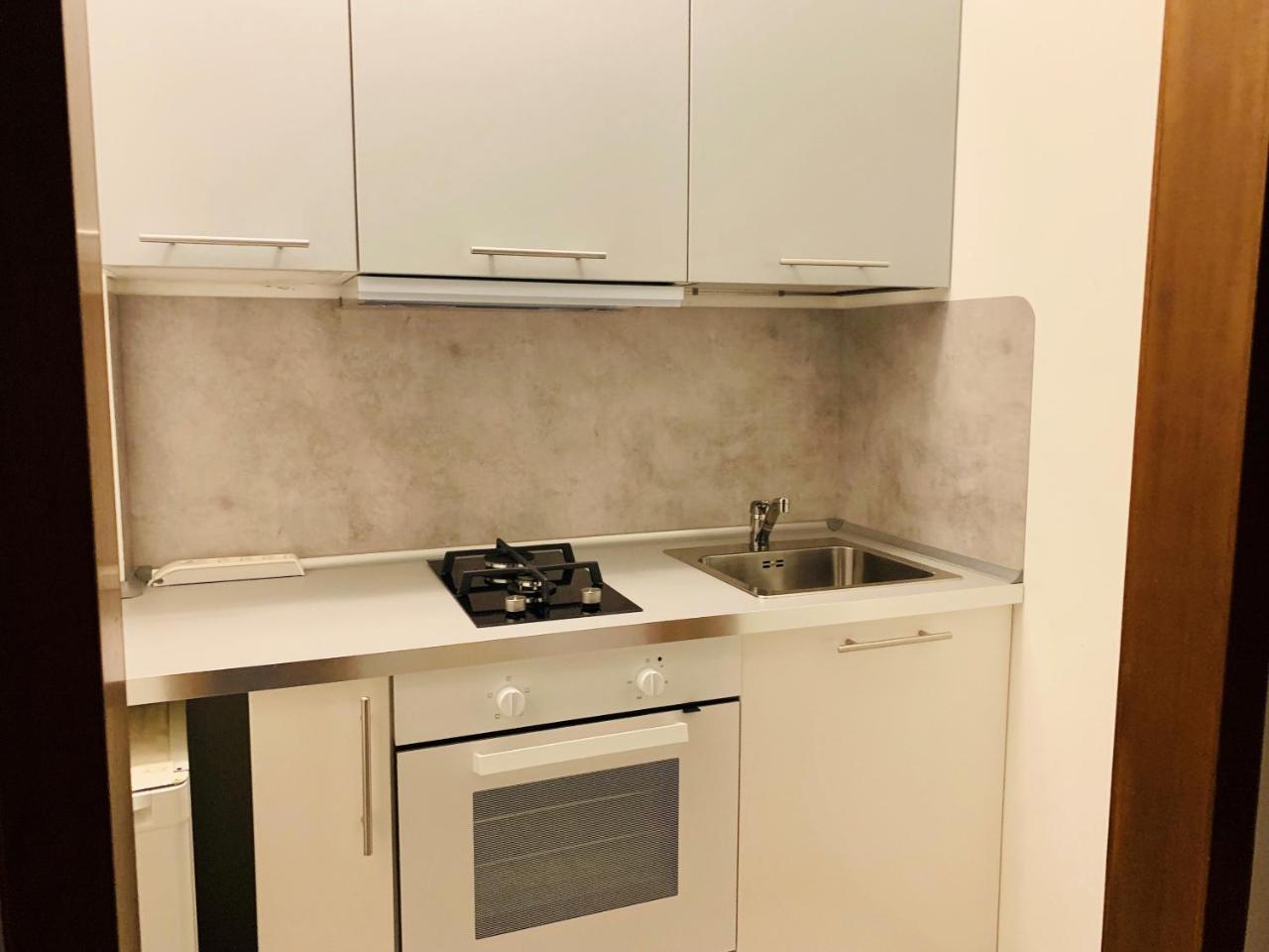 Front Lake Apartment Бардолино Экстерьер фото