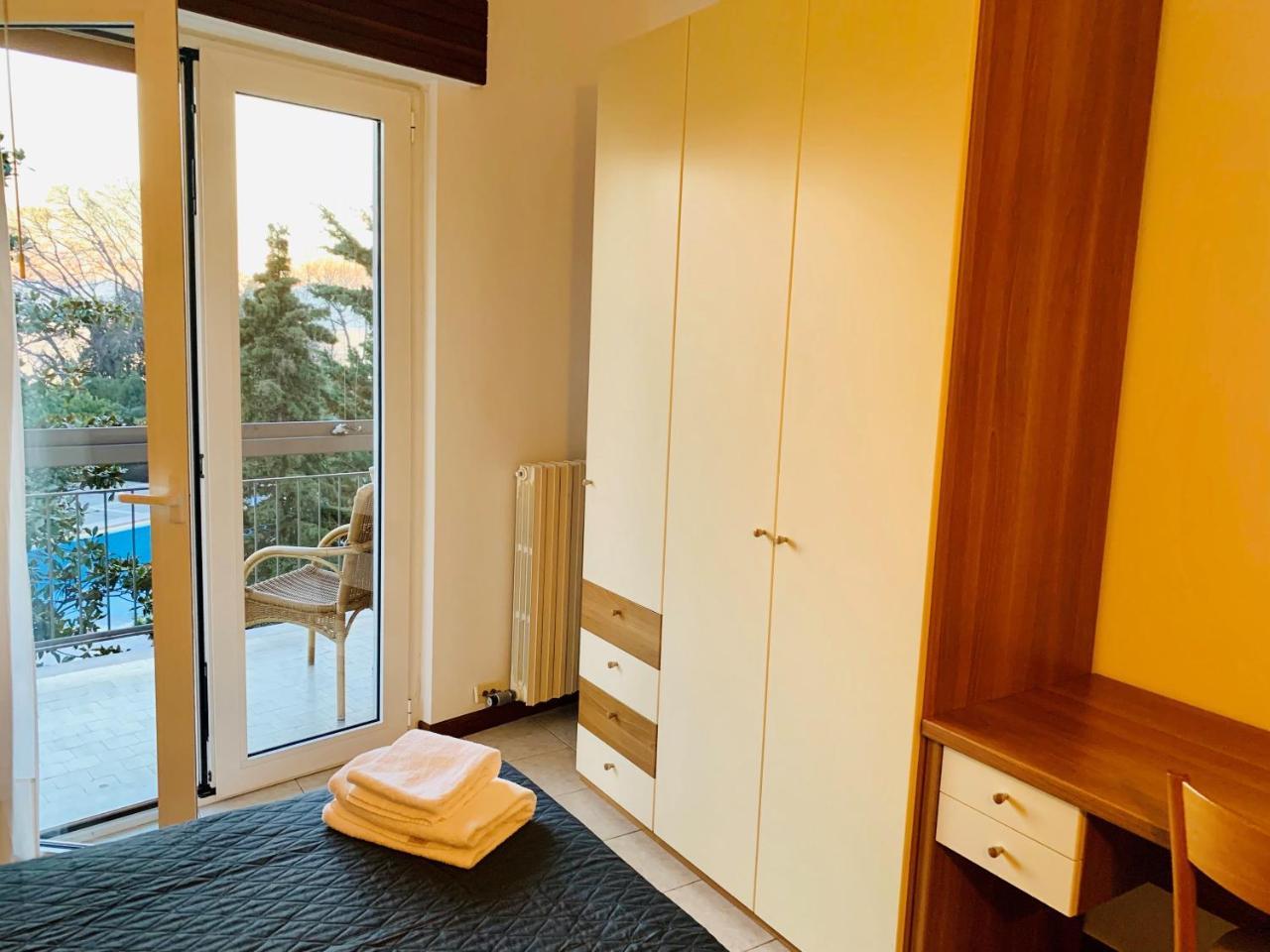 Front Lake Apartment Бардолино Экстерьер фото